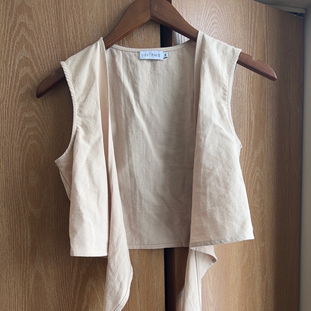NEW AND NEVER WORN cropped tan tank!